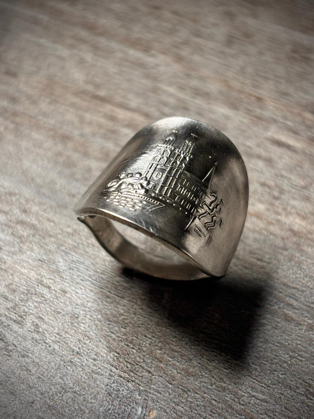 Anillo Monumento - Acero Suizo