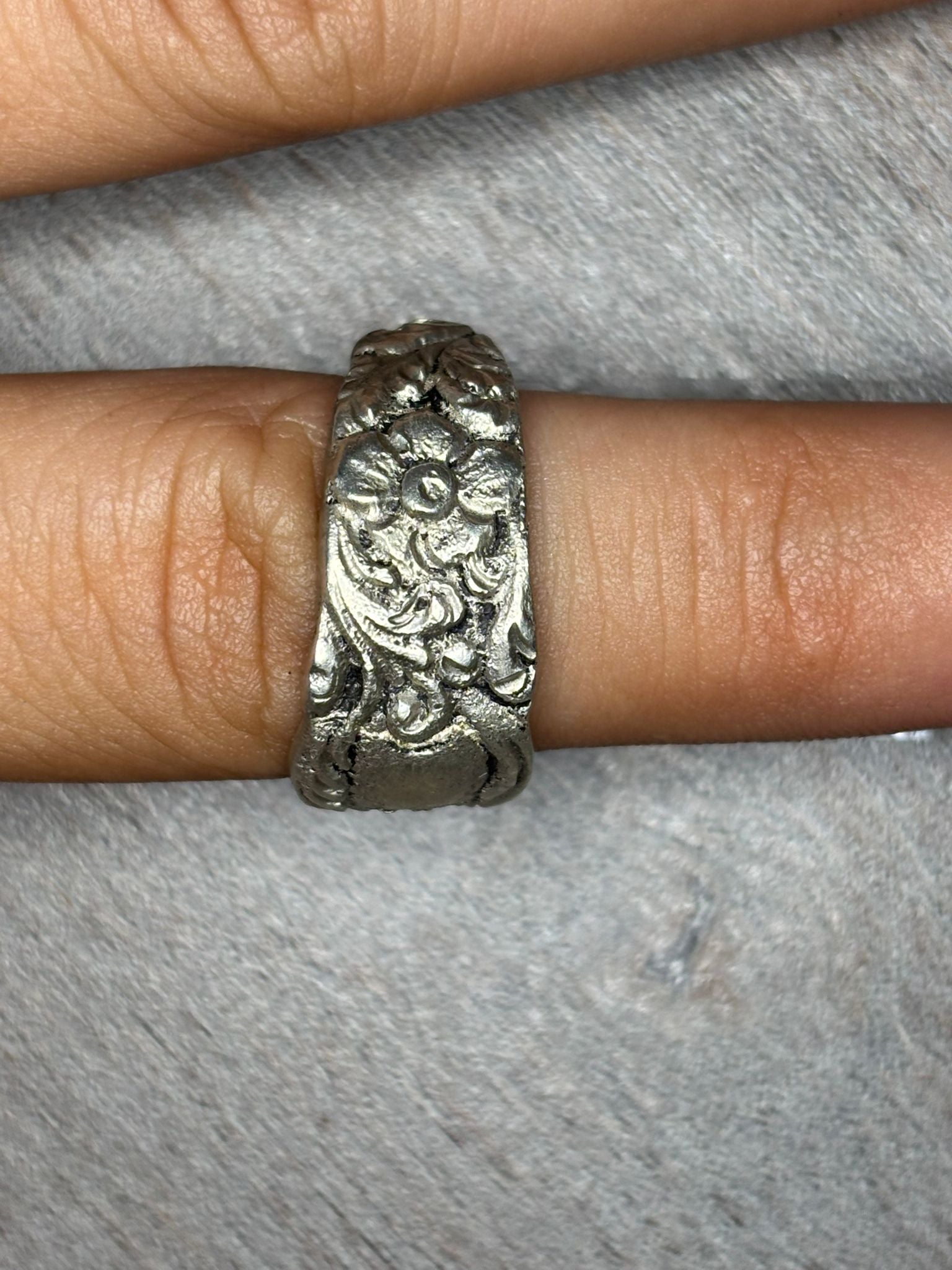 Anillo Gravis Flora - Plata 900