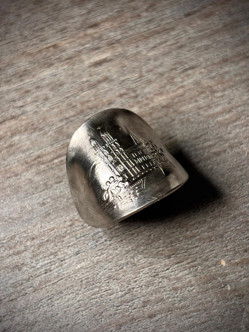 Anillo Monumento - Acero Suizo