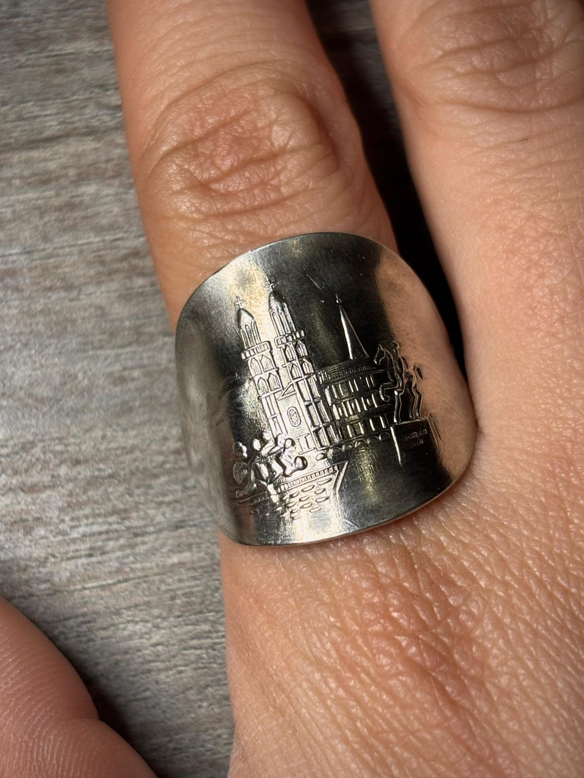 Anillo Monumento - Acero Suizo