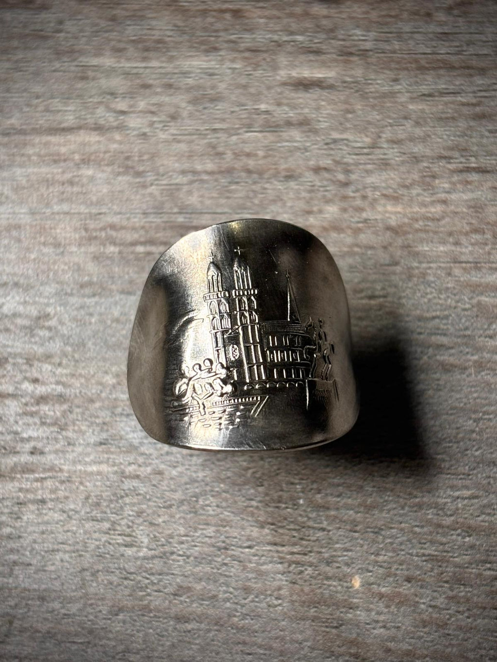 Anillo Monumento - Acero Suizo